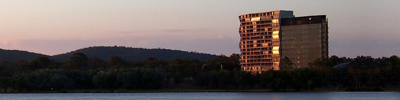 Nishi Holiday Apartments Canberra Esterno foto