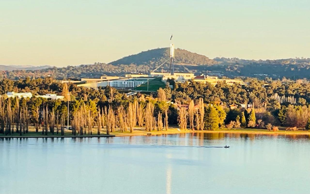 Nishi Holiday Apartments Canberra Esterno foto