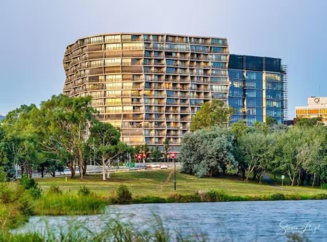 Nishi Holiday Apartments Canberra Esterno foto