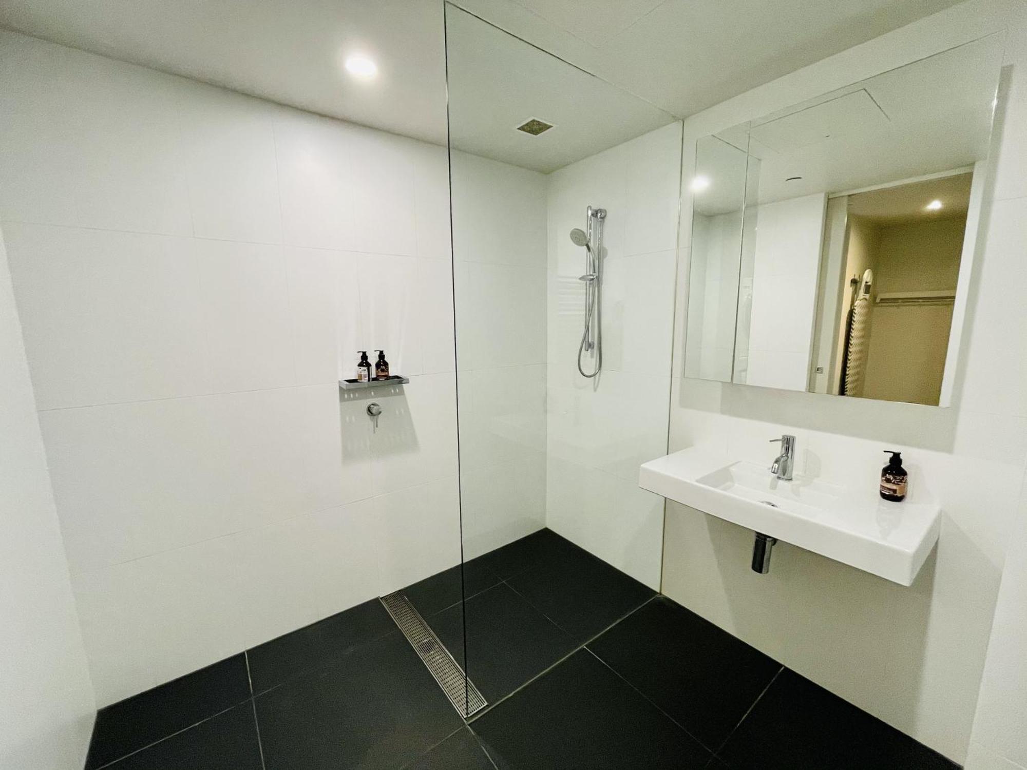 Nishi Holiday Apartments Canberra Camera foto